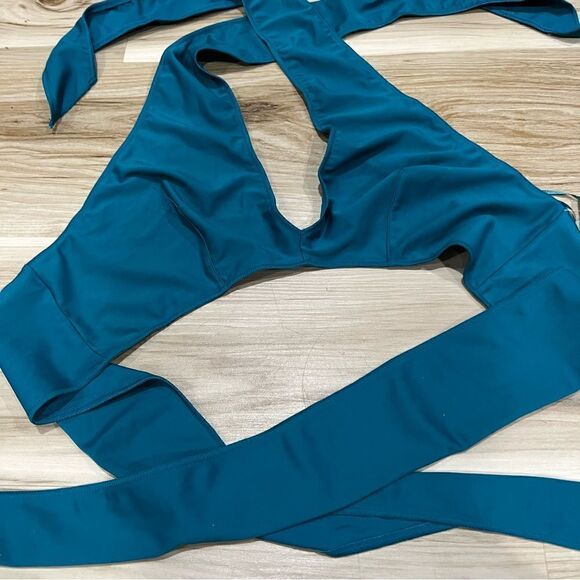 NEW Urban Outfitters Out From Under Sorelle Twist Halter Crop Top Women’s Medium - Picture 4 of 6